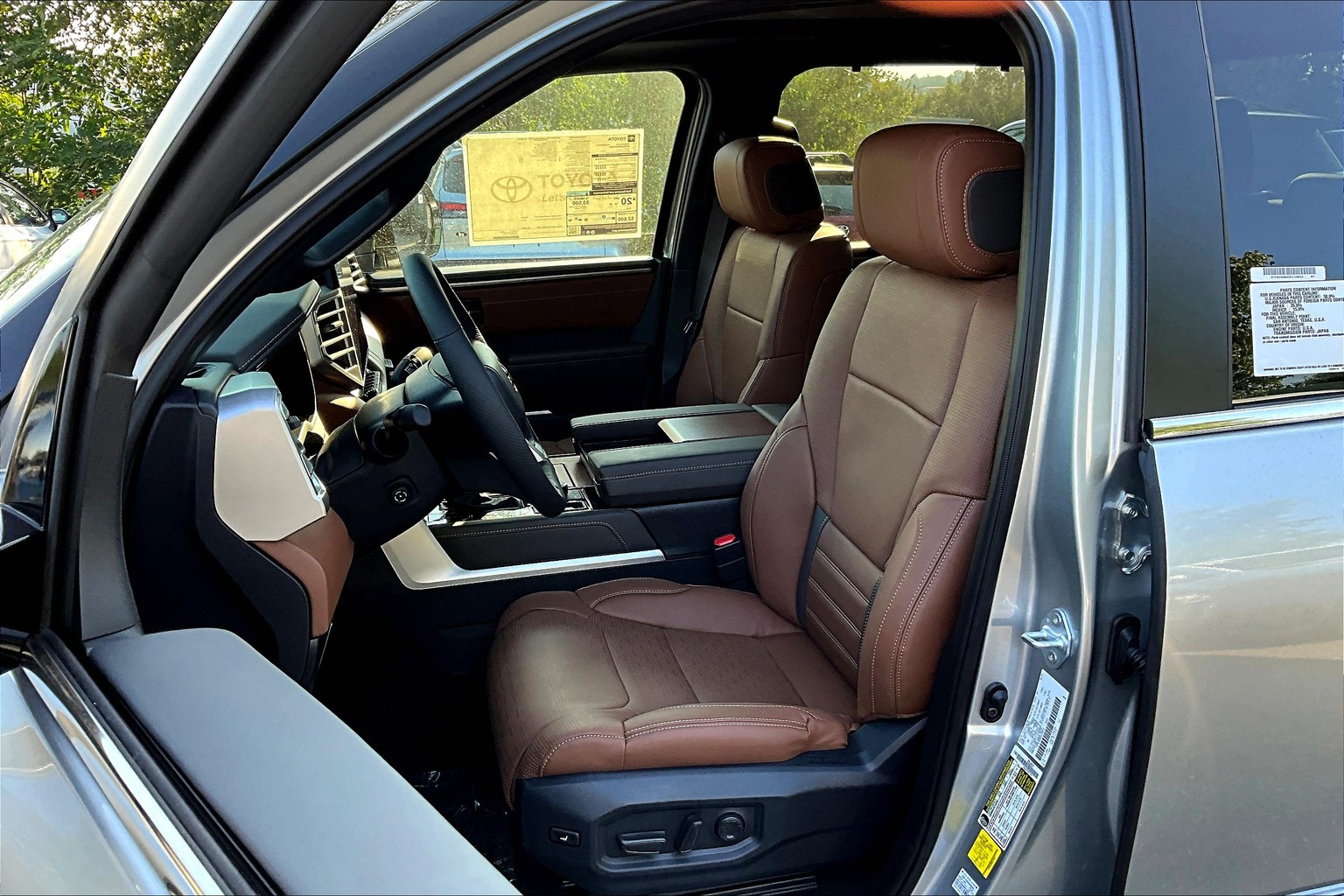 2025 Toyota Tundra CrewMax 1794 Edition photo 8
