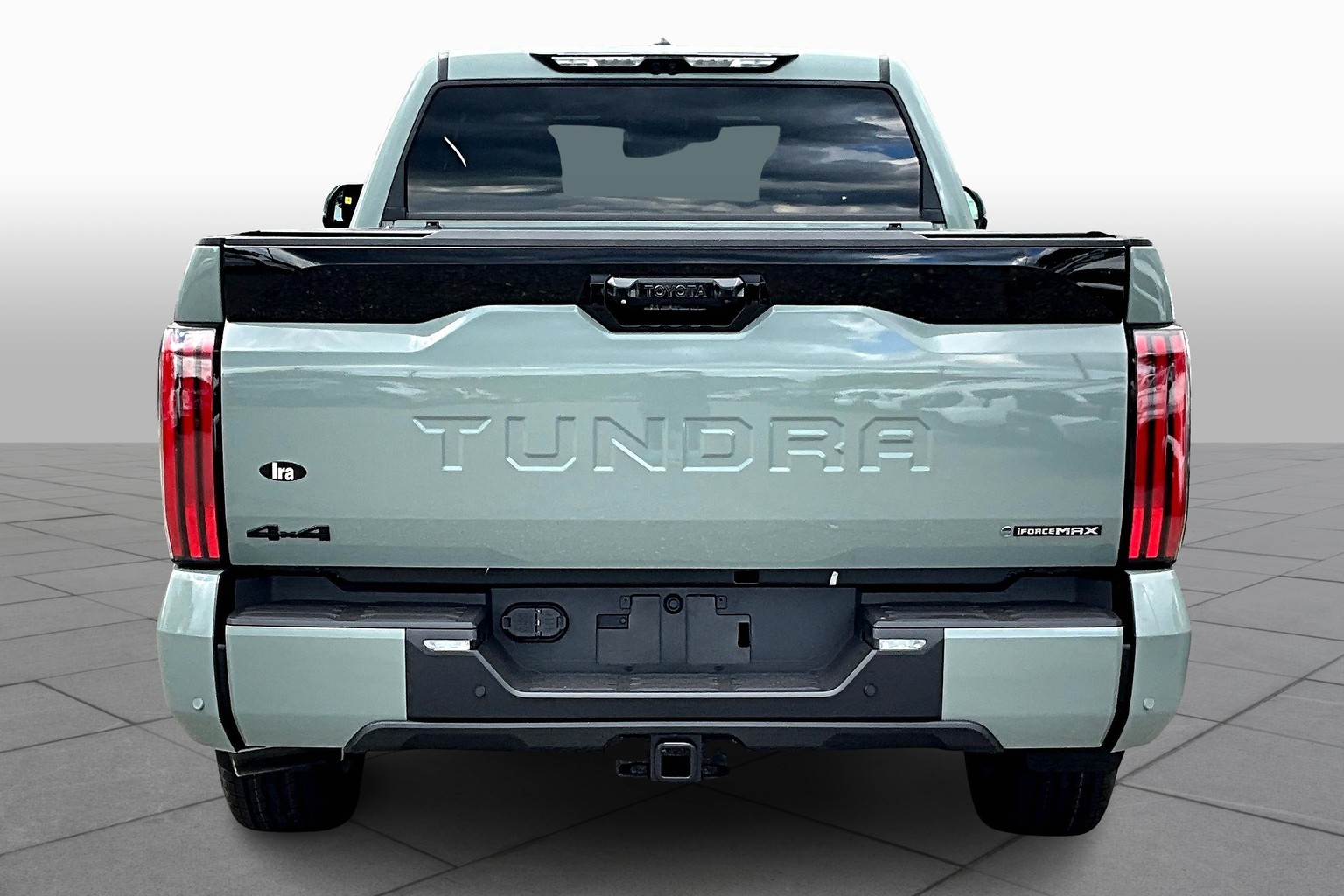 2025 Toyota Tundra Platinum photo 3