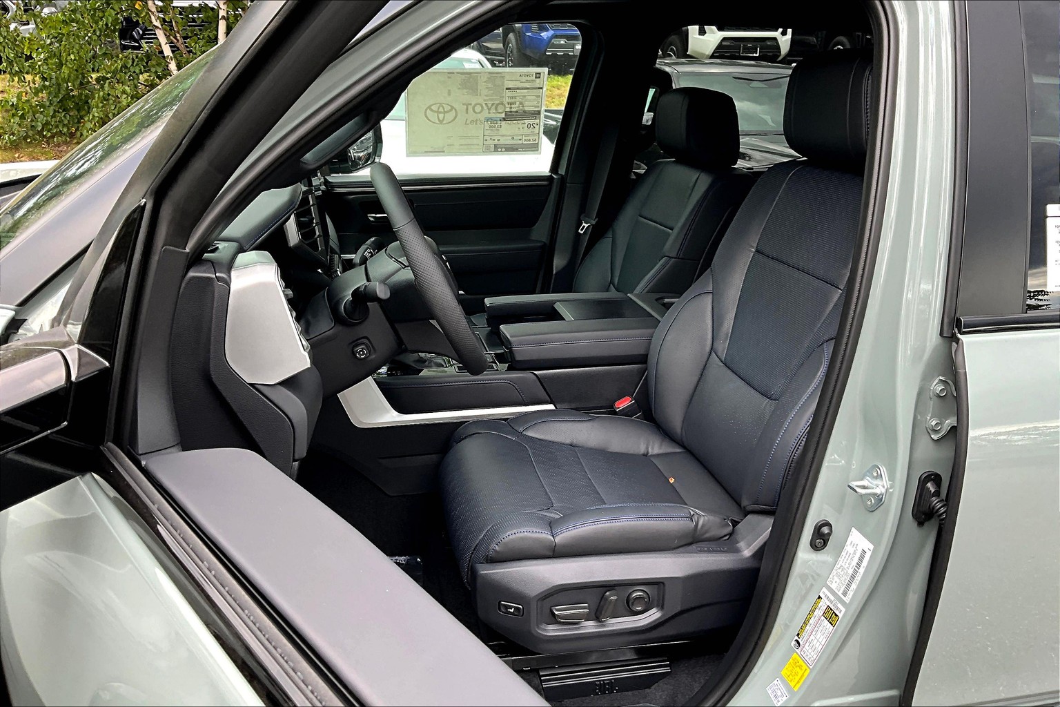 2025 Toyota Tundra Platinum photo 8
