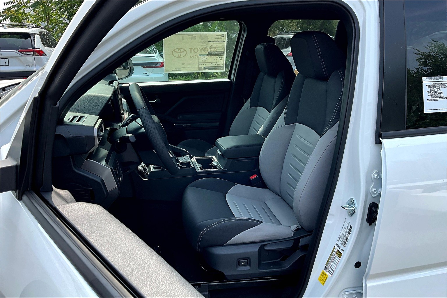 2025 Toyota Tacoma TRD photo 8