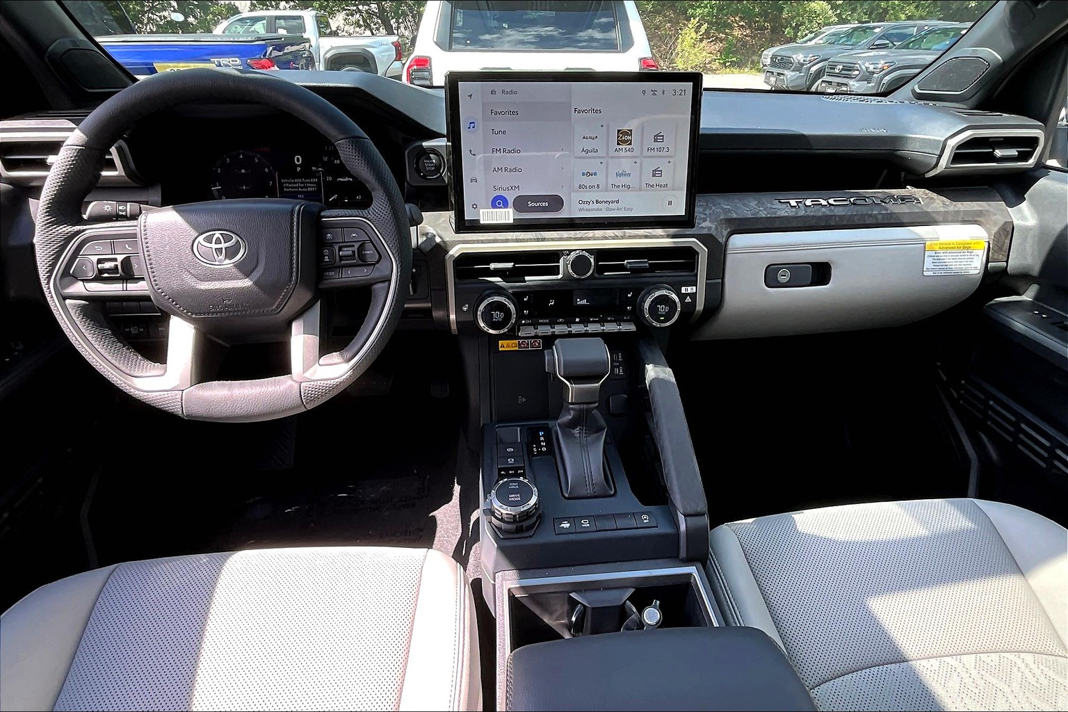2025 Toyota Tacoma Limited photo 4