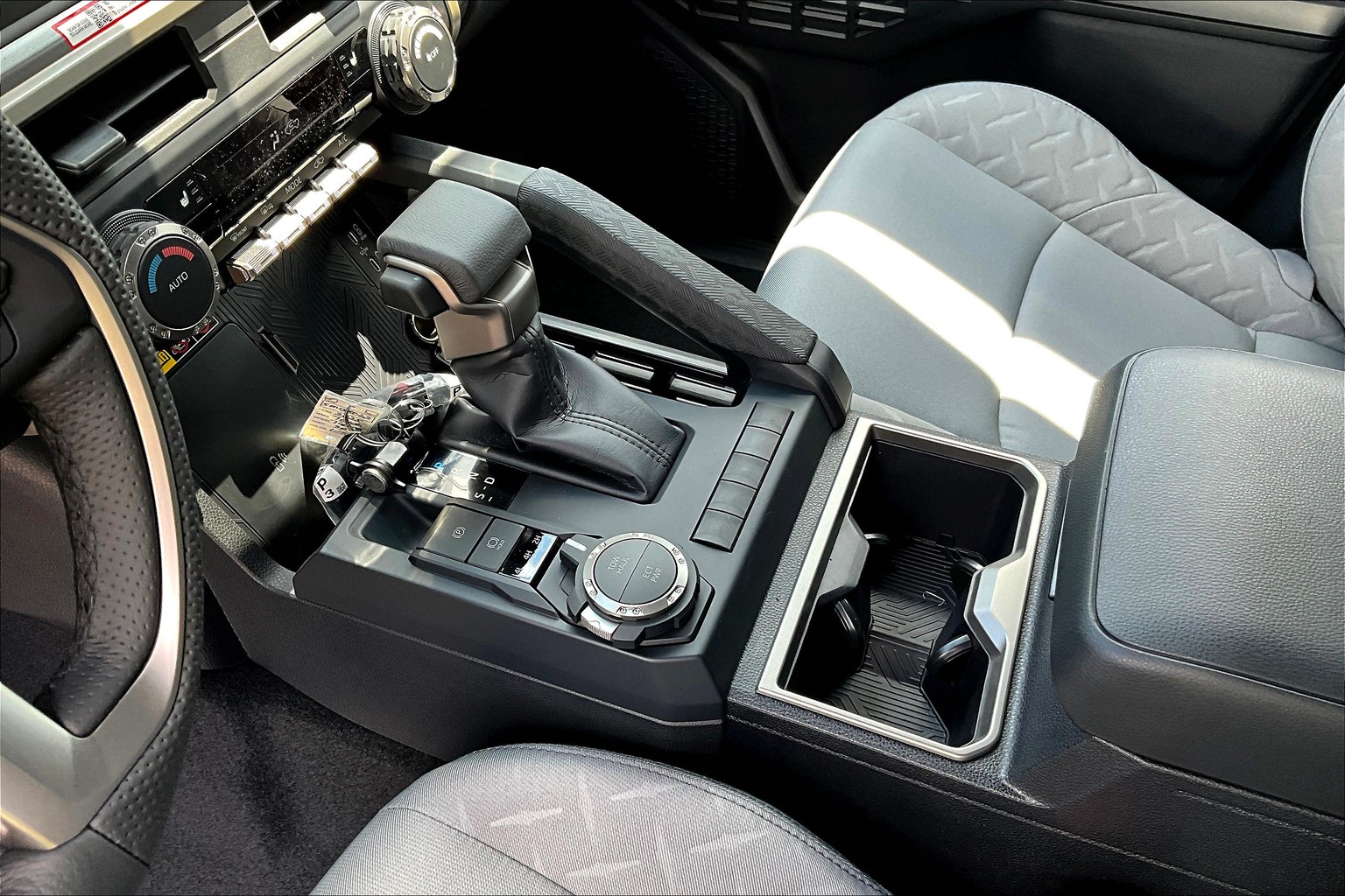 2025 Toyota Tacoma SR5 photo 6