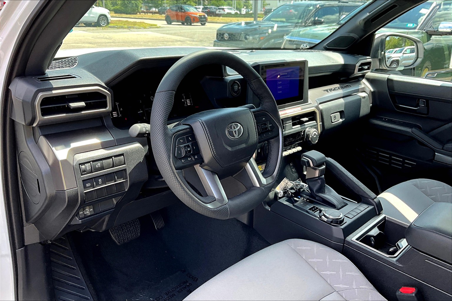2025 Toyota Tacoma SR5 photo 7