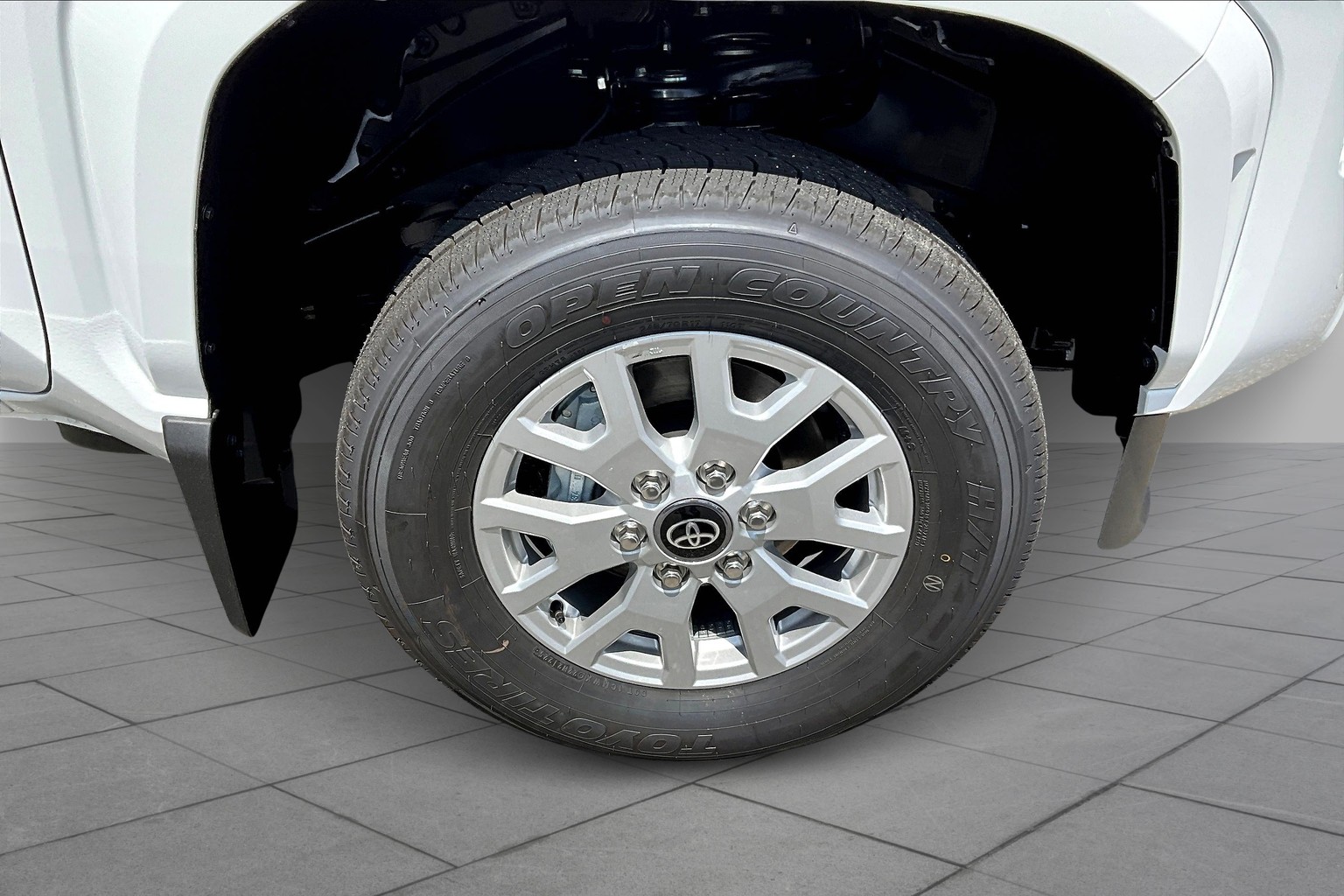 2025 Toyota Tacoma SR5 photo 11
