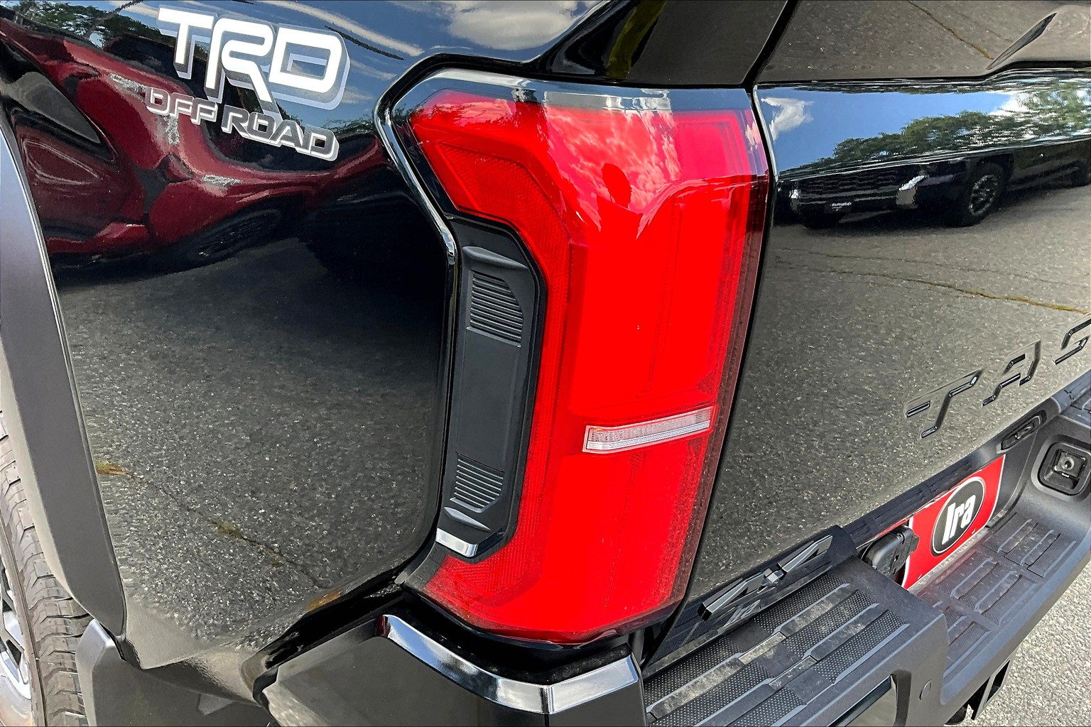 2025 Toyota Tacoma TRD photo 13