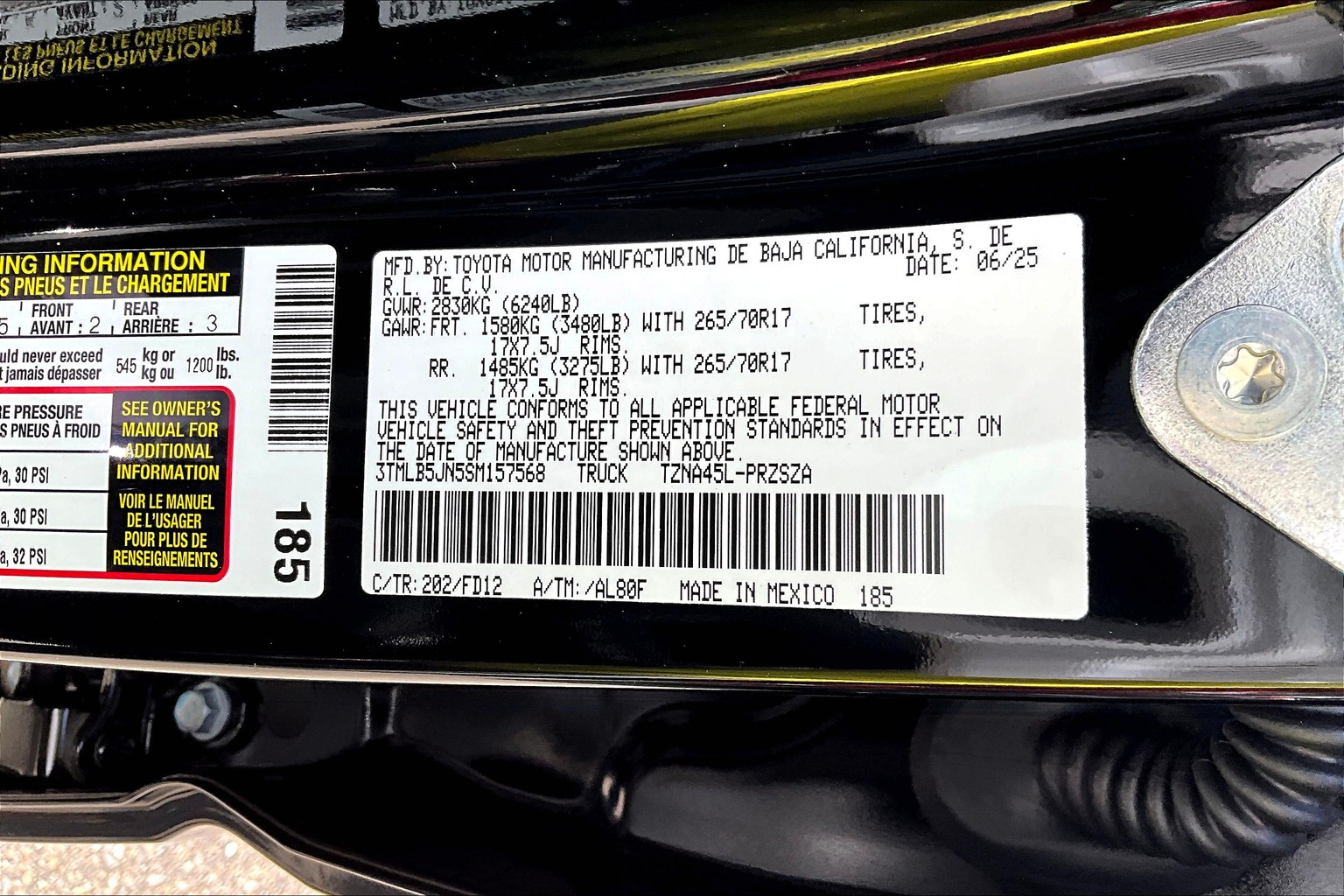 2025 Toyota Tacoma TRD photo 17