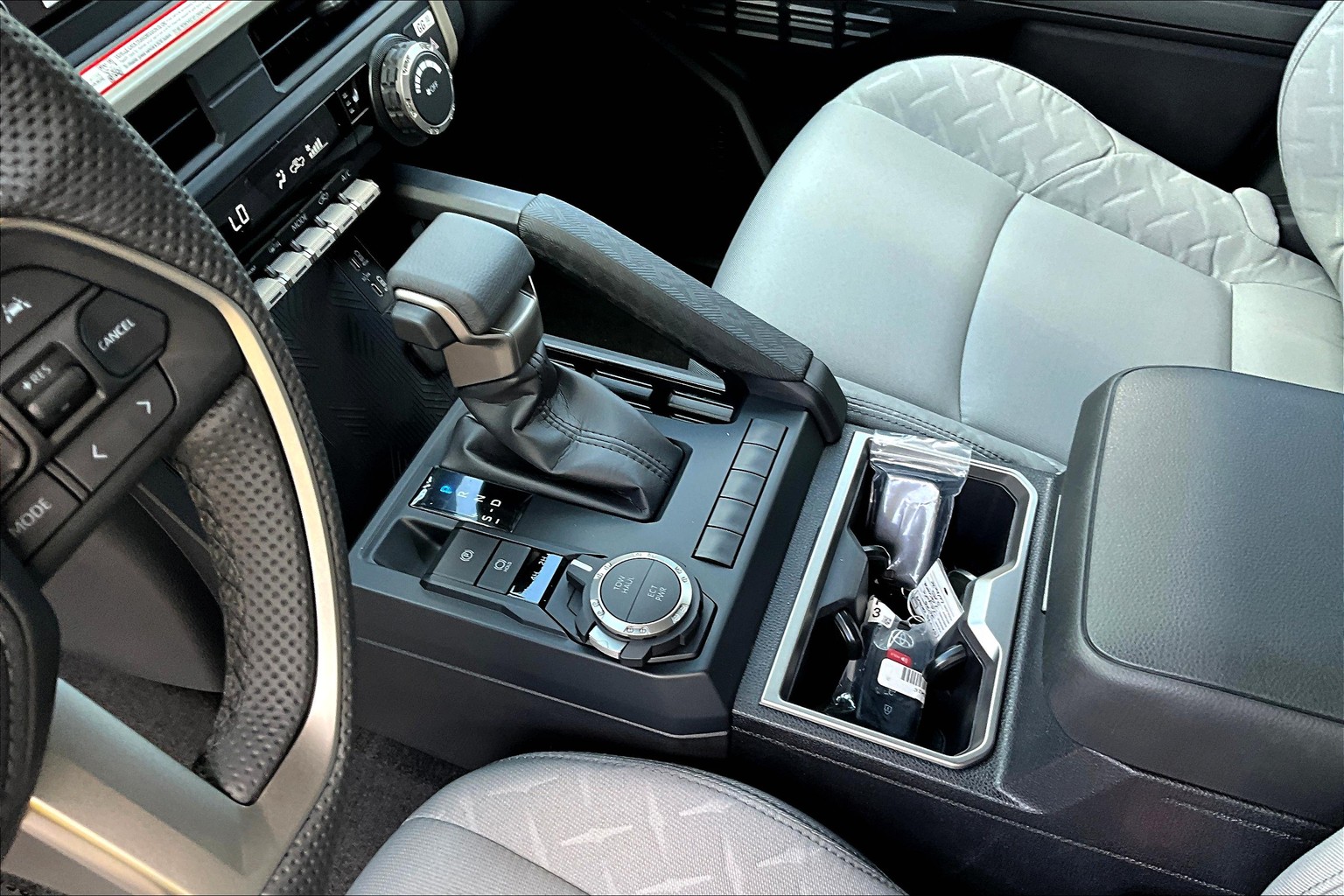 2025 Toyota Tacoma SR5 photo 6