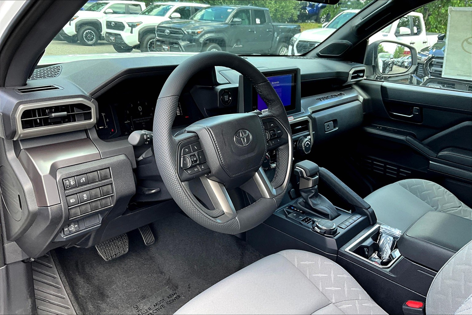 2025 Toyota Tacoma SR5 photo 7