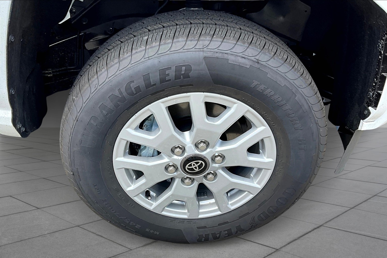 2025 Toyota Tacoma SR5 photo 11