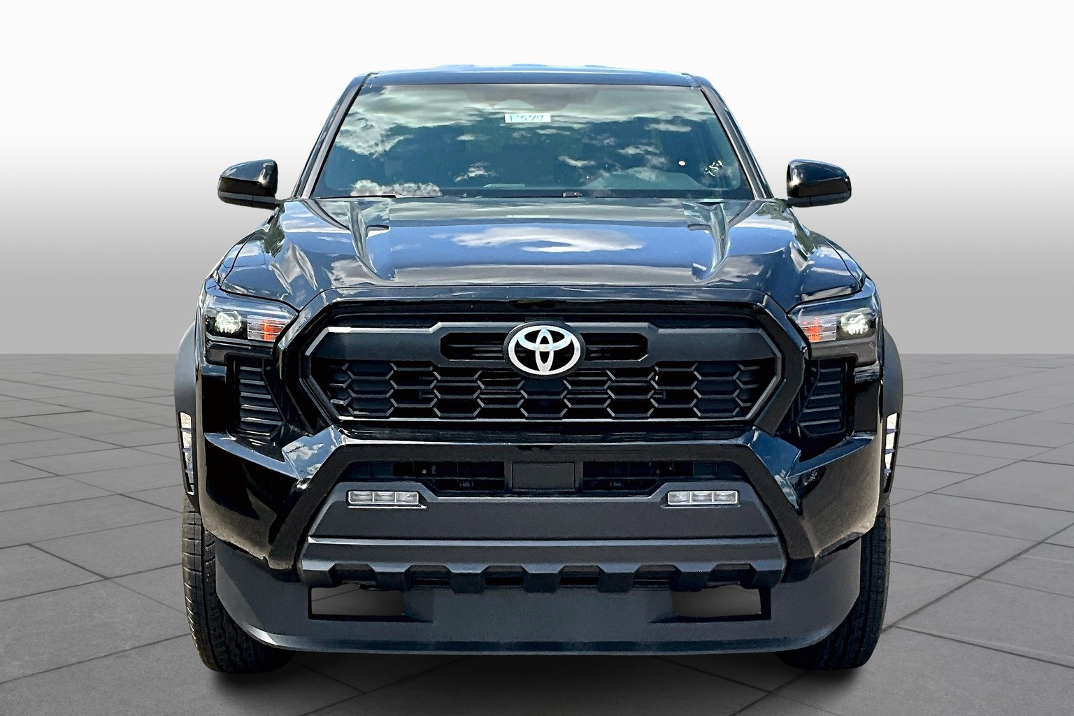 2025 Toyota Tacoma TRD Off-Road photo 2