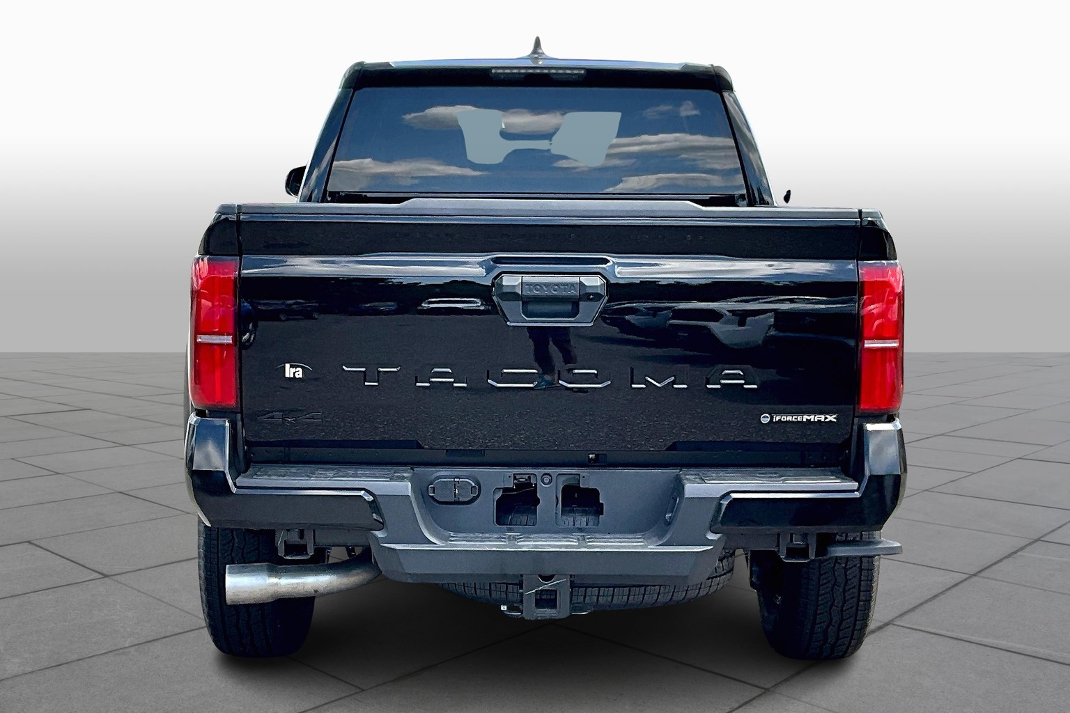 2025 Toyota Tacoma TRD Off-Road photo 3