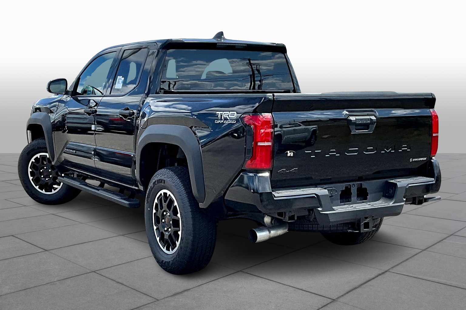 2025 Toyota Tacoma TRD Off-Road photo 10