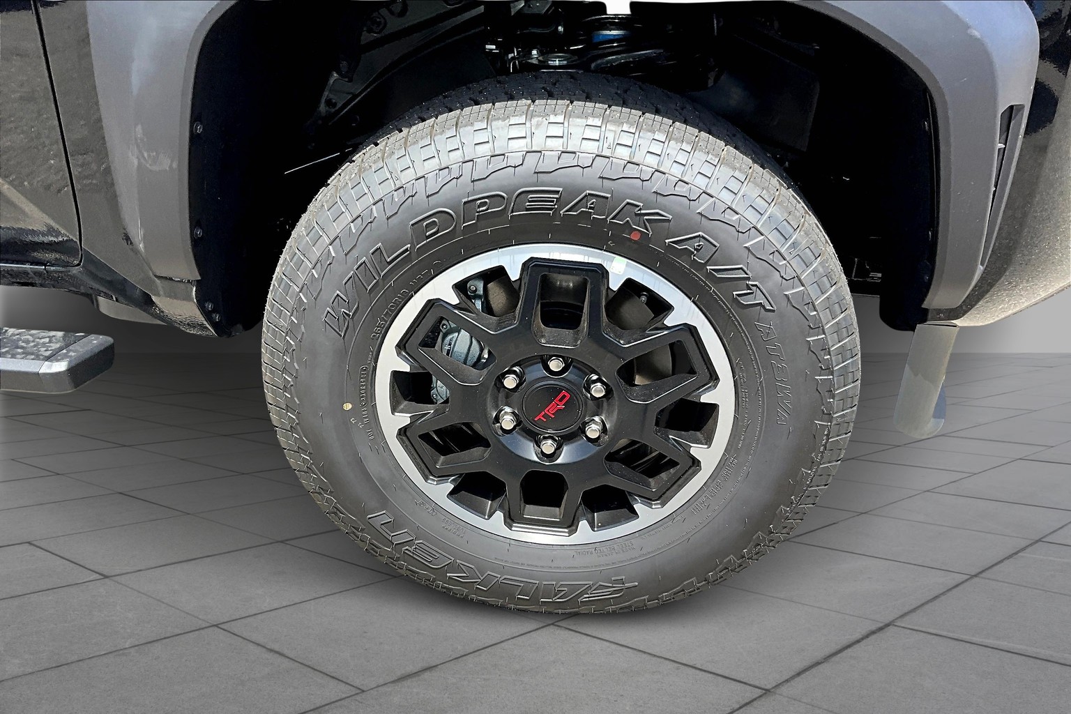 2025 Toyota Tacoma TRD Off-Road photo 11
