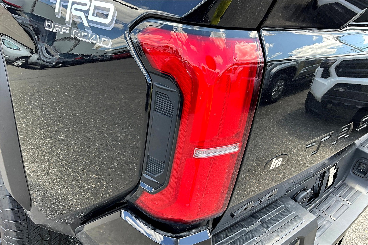 2025 Toyota Tacoma TRD Off-Road photo 13