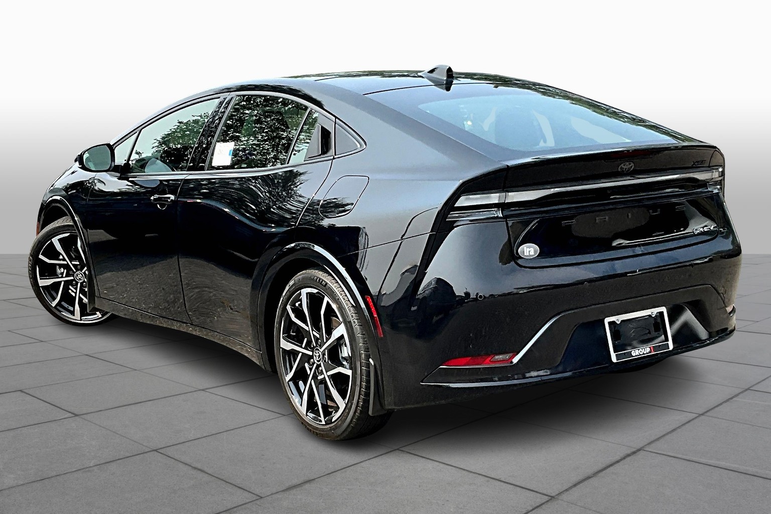 2025 Toyota Prius Plug-in Hybrid XSE photo 10