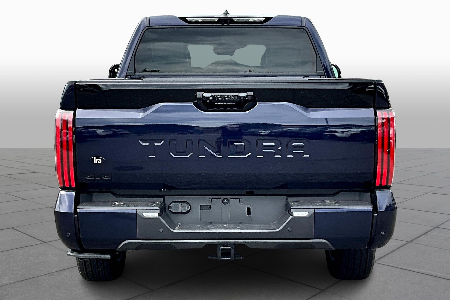 2025 Toyota Tundra Platinum photo 3