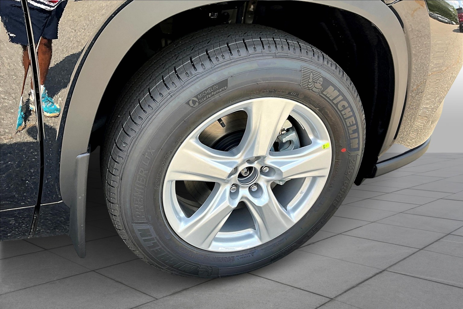 2025 Toyota Highlander LE photo 11