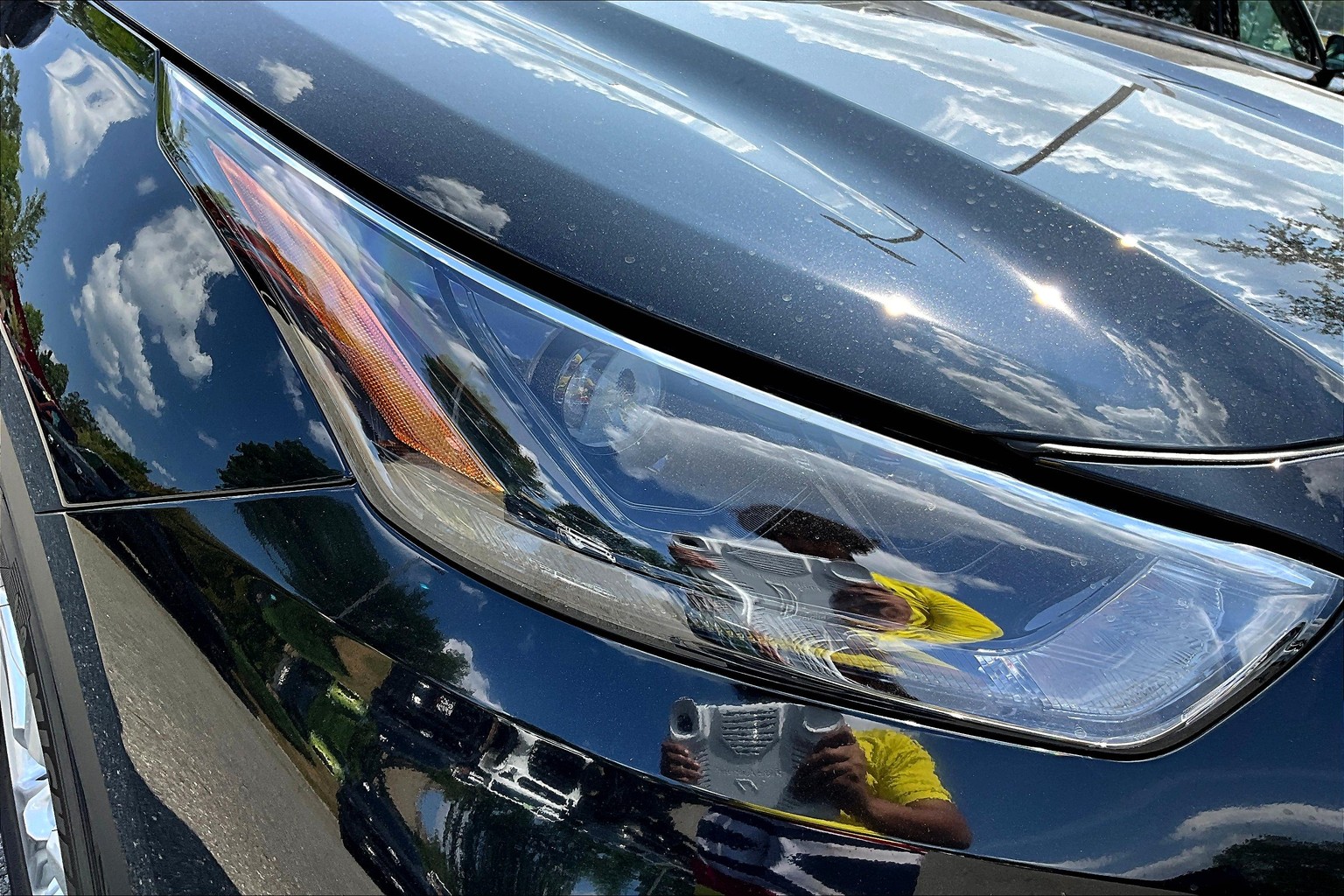 2025 Toyota Highlander LE photo 12