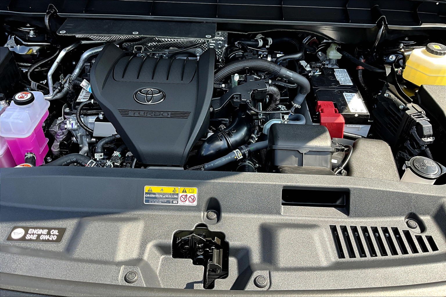 2025 Toyota Highlander LE photo 15
