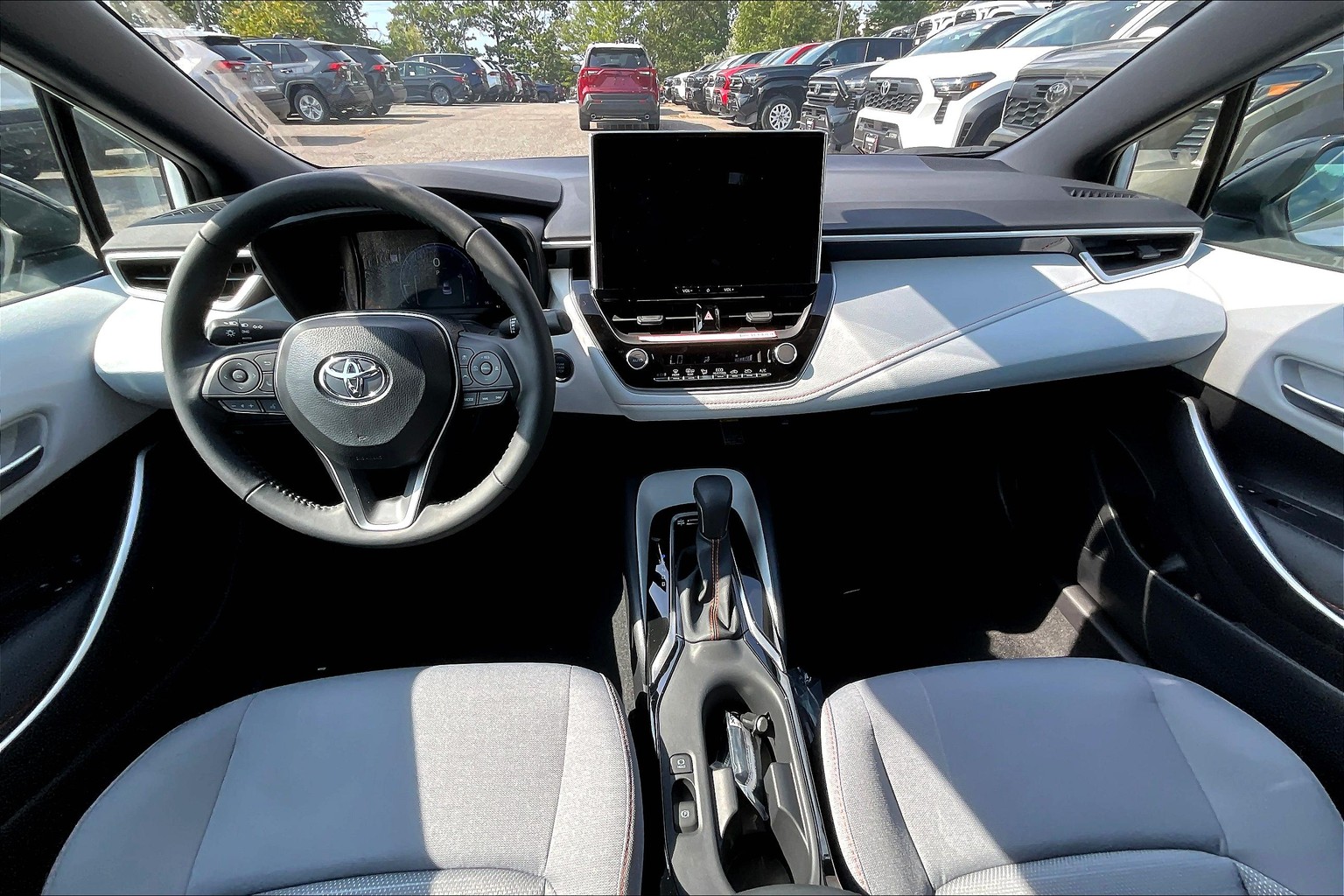 2025 Toyota Corolla SE photo 4