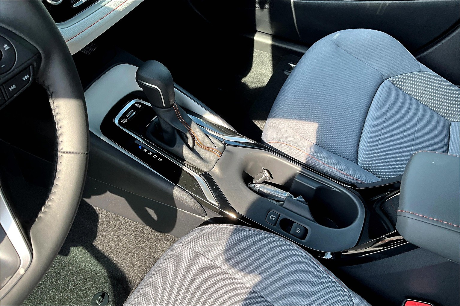 2025 Toyota Corolla SE photo 6
