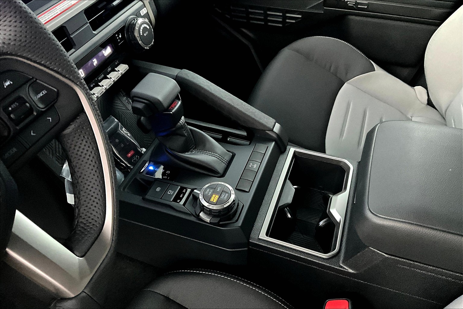 2025 Toyota Tacoma TRD photo 6
