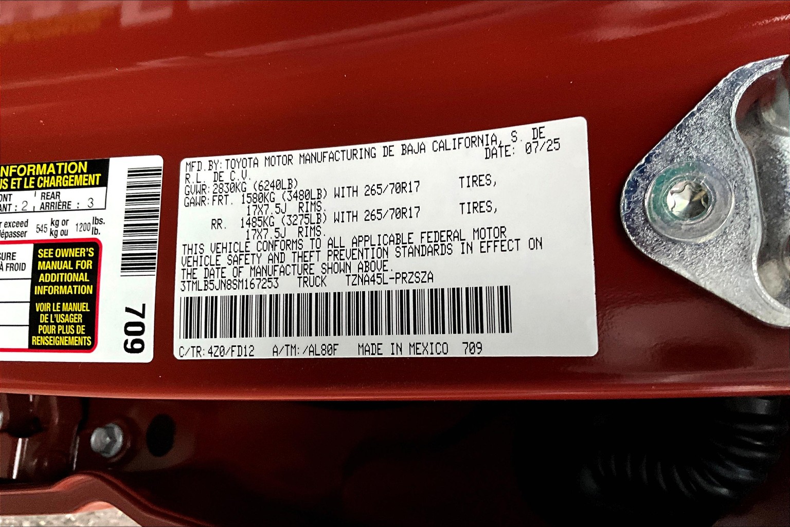 2025 Toyota Tacoma TRD photo 17
