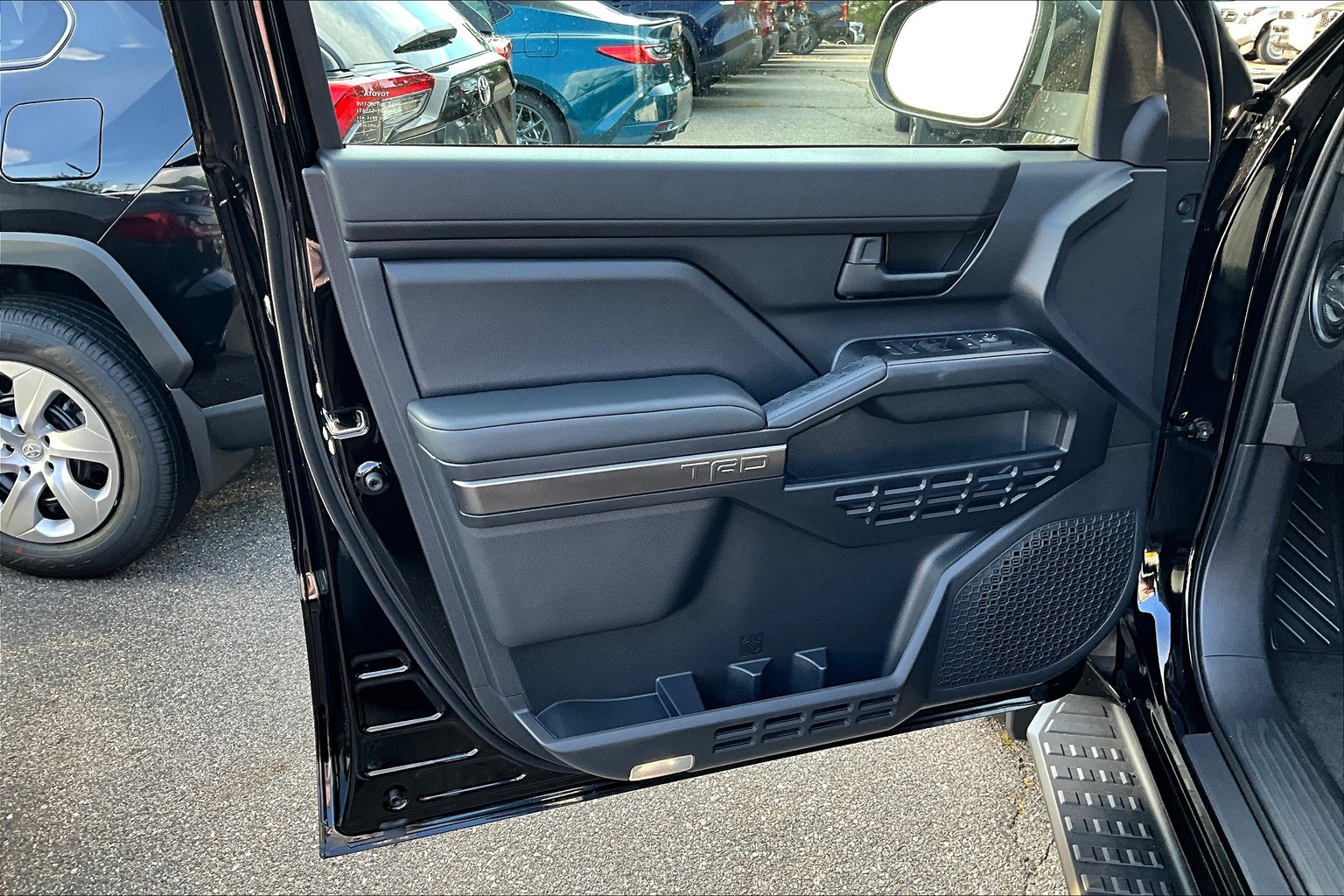 2025 Toyota 4Runner TRD Off-Road photo 9