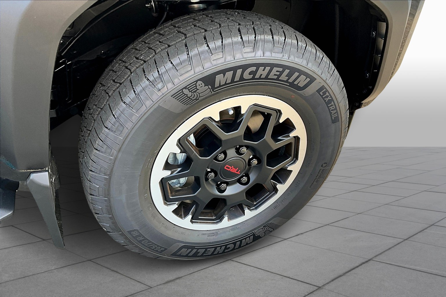 2025 Toyota 4Runner TRD Off-Road photo 11