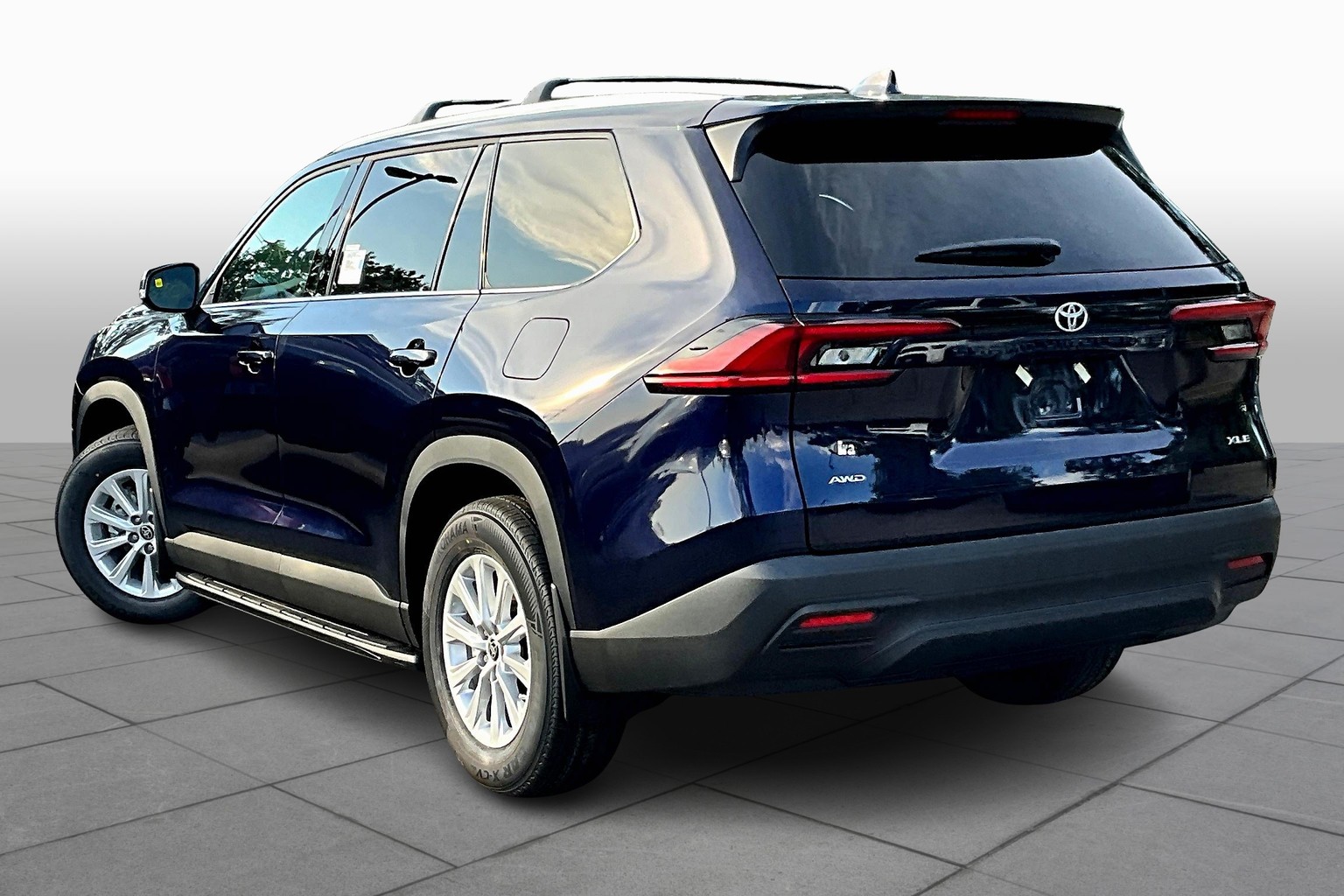 2025 Toyota Grand Highlander XLE photo 9