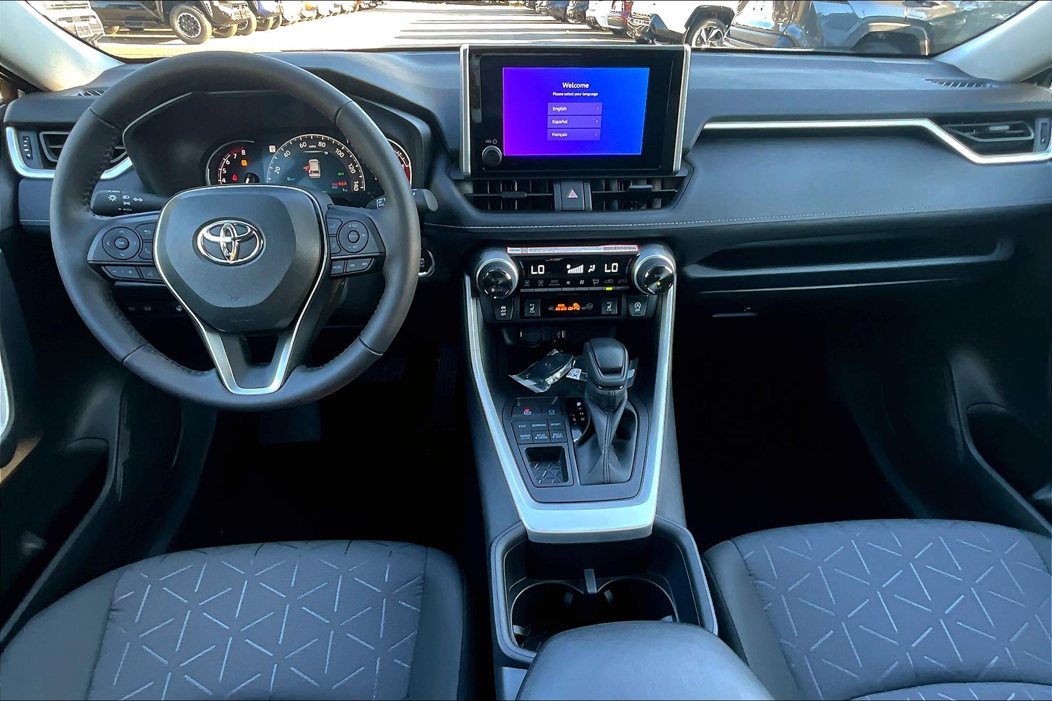 2025 Toyota RAV4 XLE photo 3