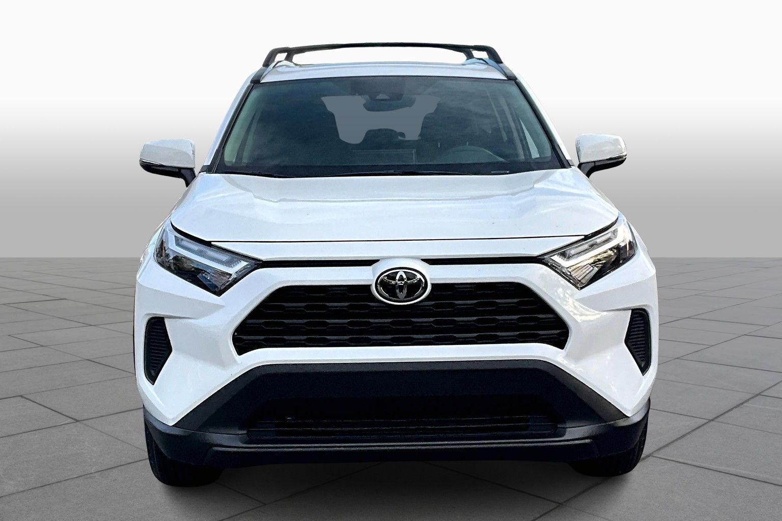 2025 Toyota RAV4 XLE photo 2
