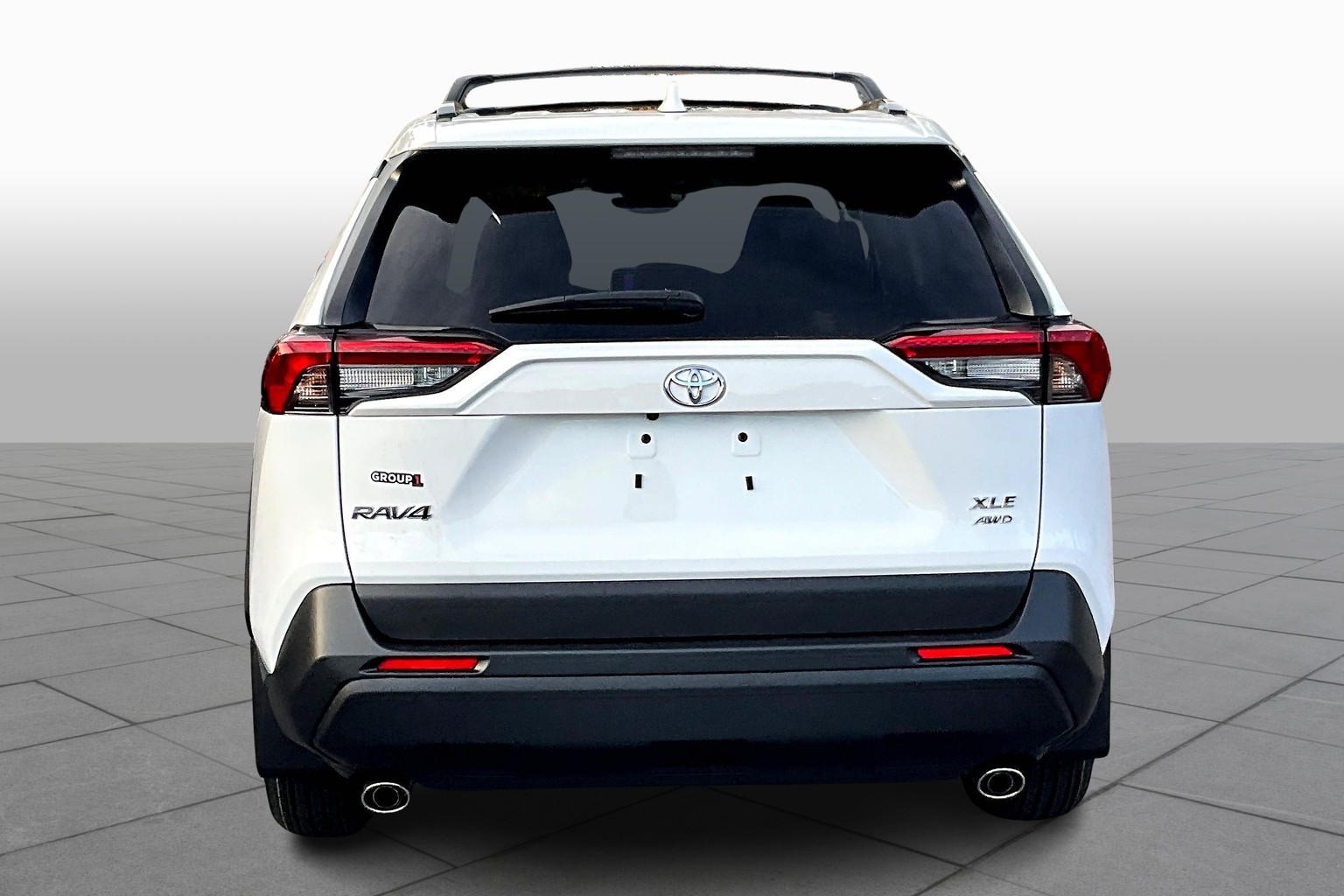 2025 Toyota RAV4 XLE photo 3