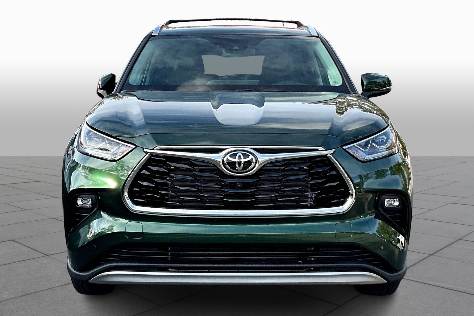 2025 Toyota Highlander Platinum photo 2
