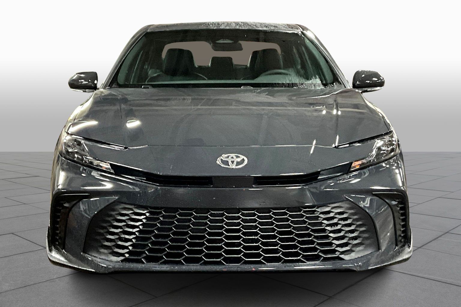 2026 Toyota Camry Hybrid SE photo 2