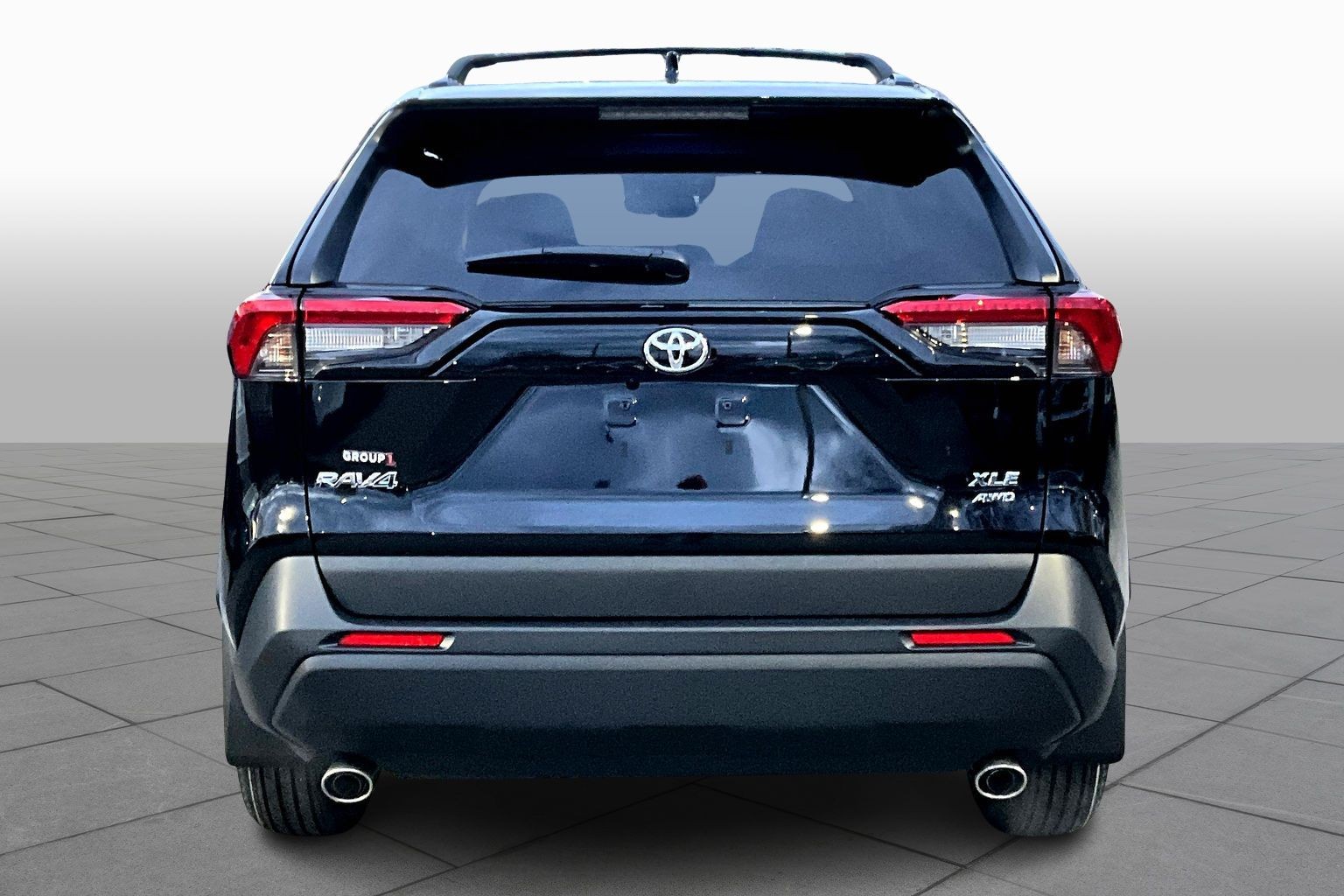 2025 Toyota RAV4 XLE photo 3
