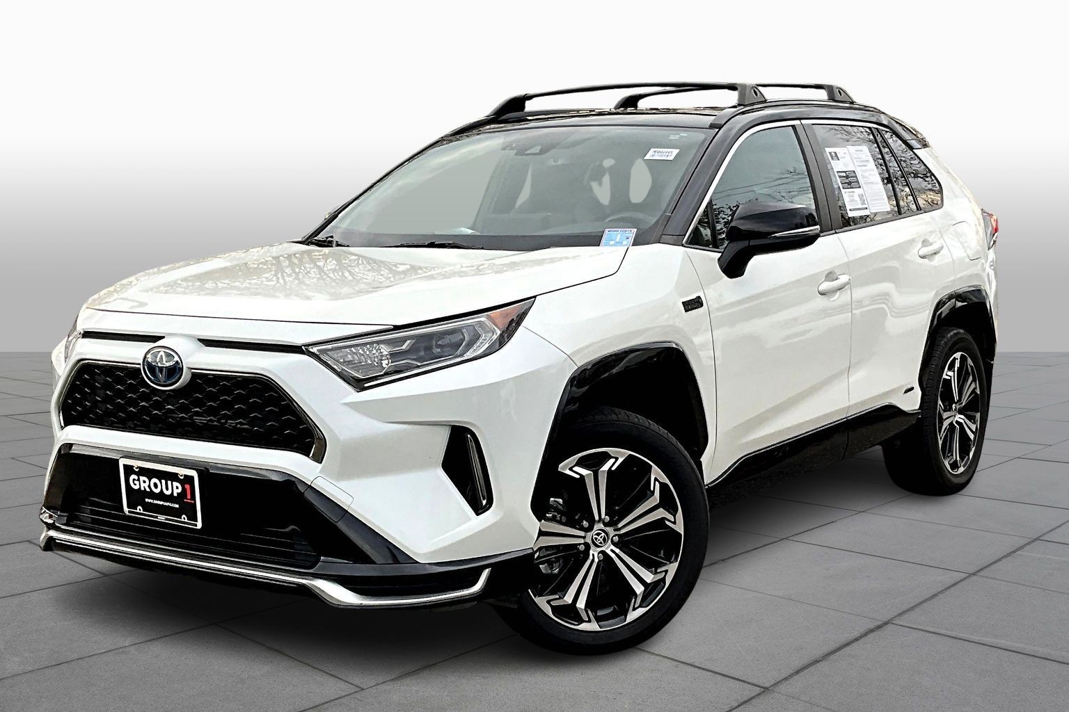 2021 Toyota RAV4 XSE's photo