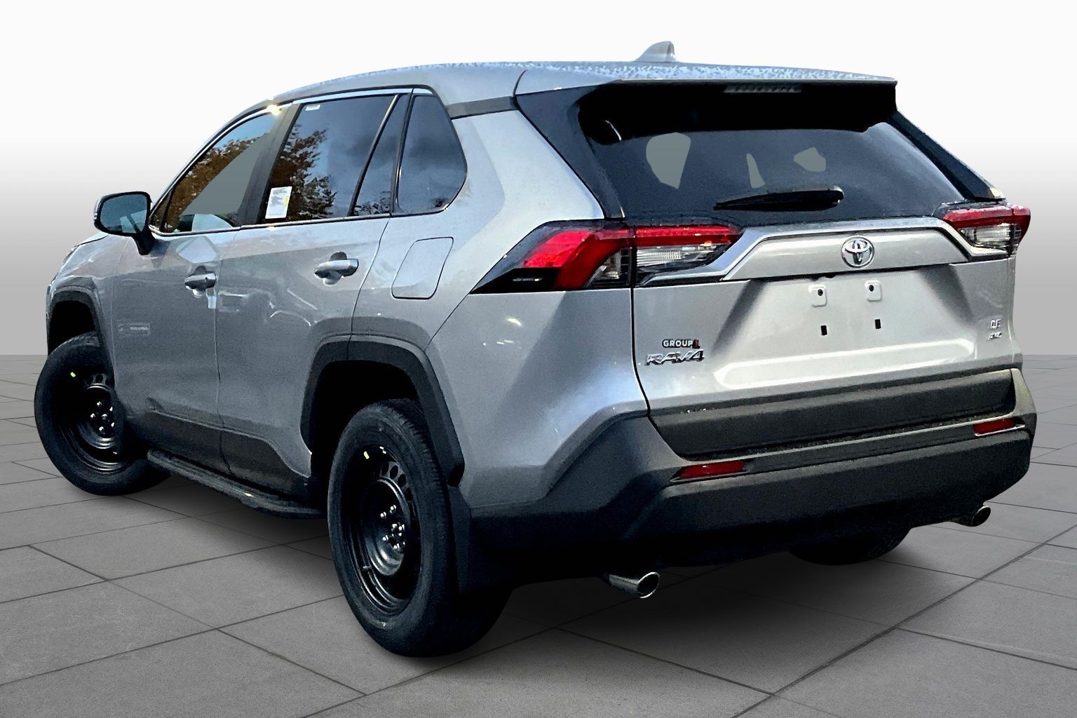 2025 Toyota RAV4 LE photo 4