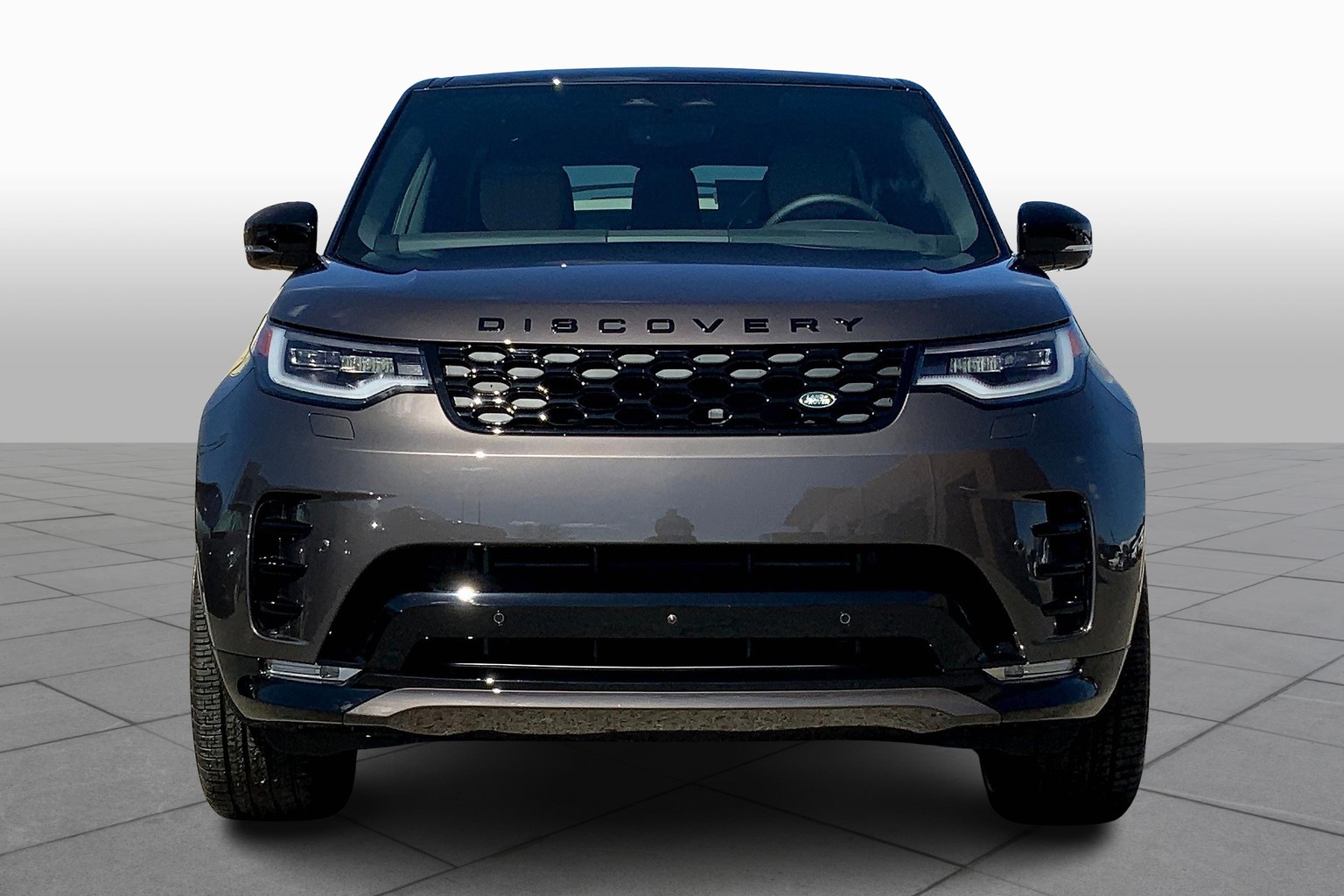 2025 Land Rover Discovery SE photo 3
