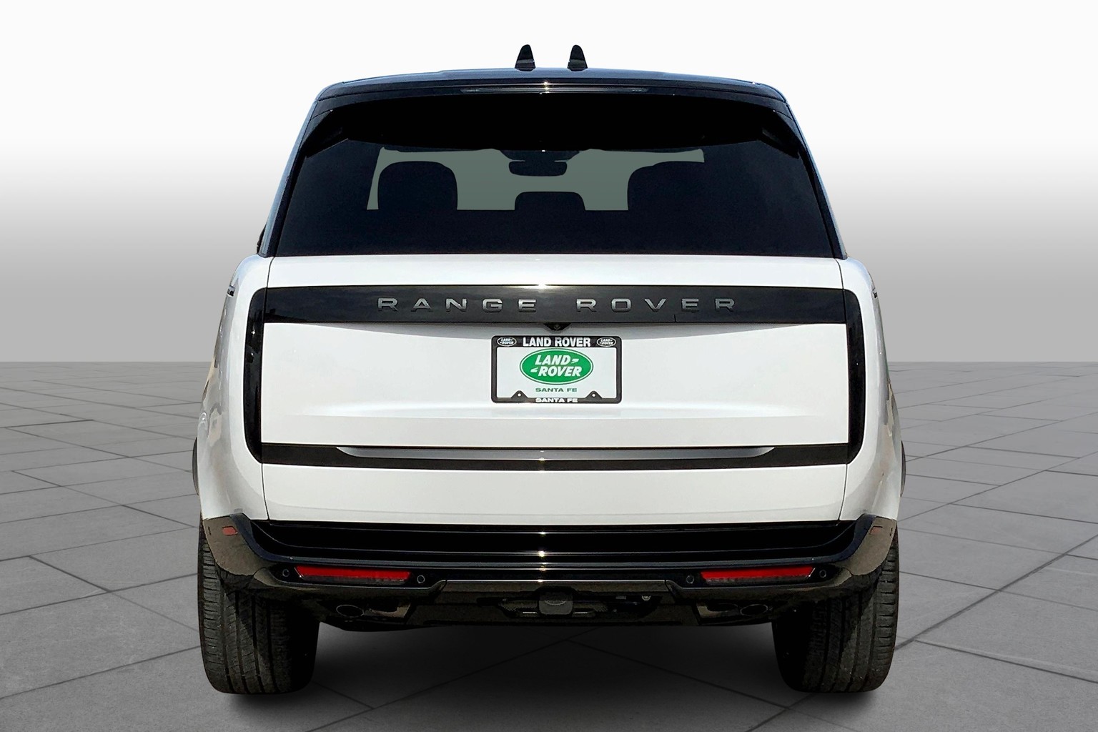 2025 Land Rover Range Rover SE photo 4