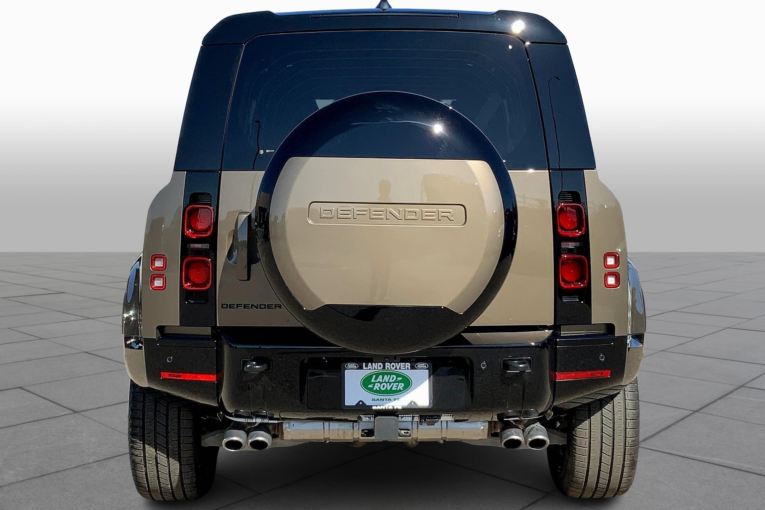 2025 Land Rover Defender 110 X-Dynamic SE photo 4