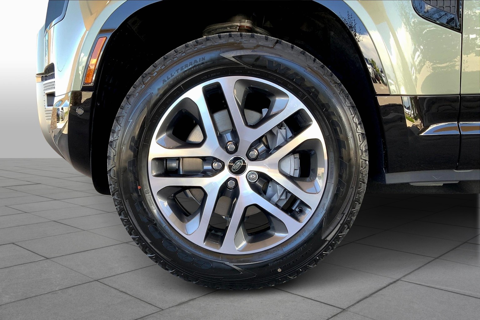 Defender X-Dynamic SE