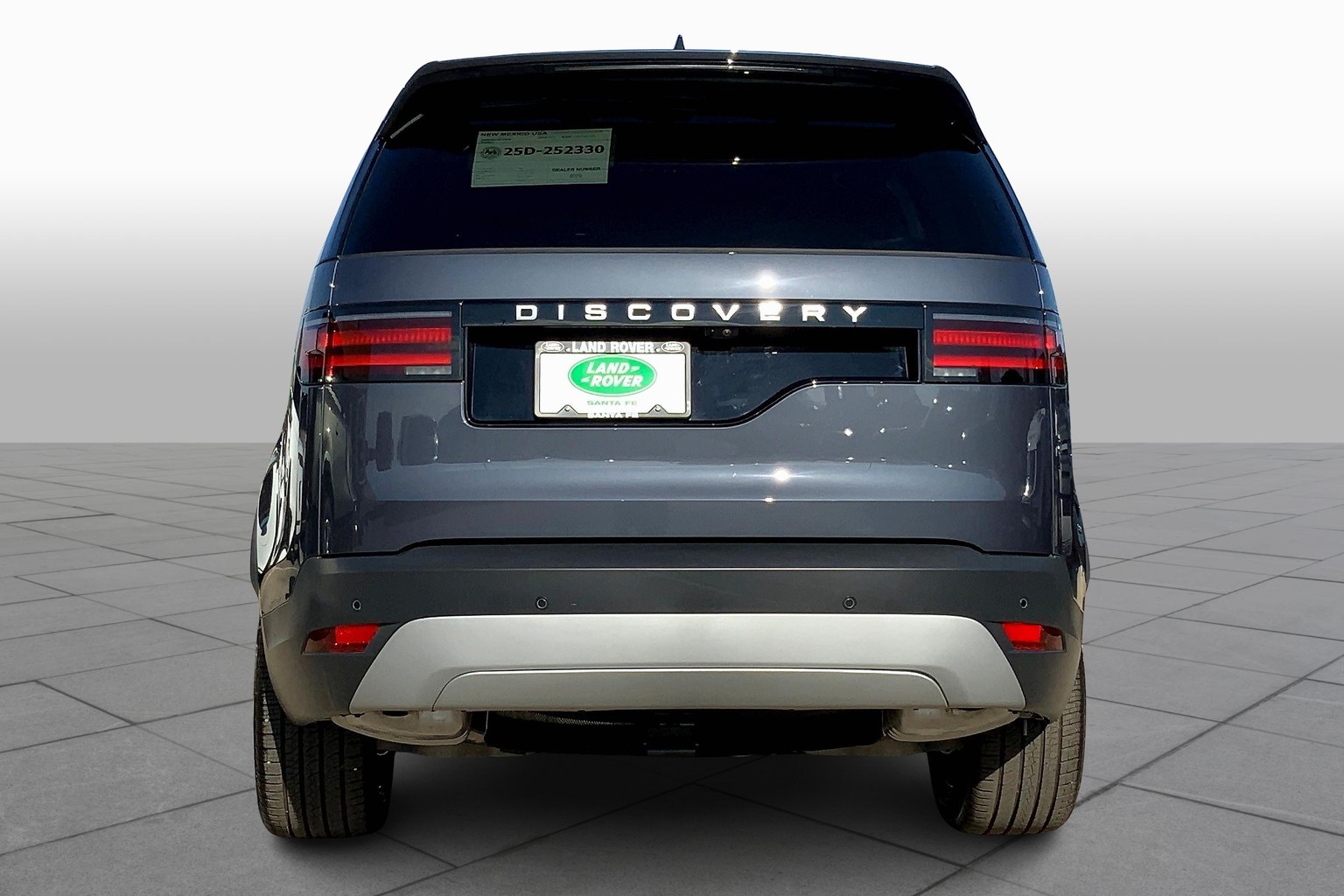 2025 Land Rover Discovery S photo 3