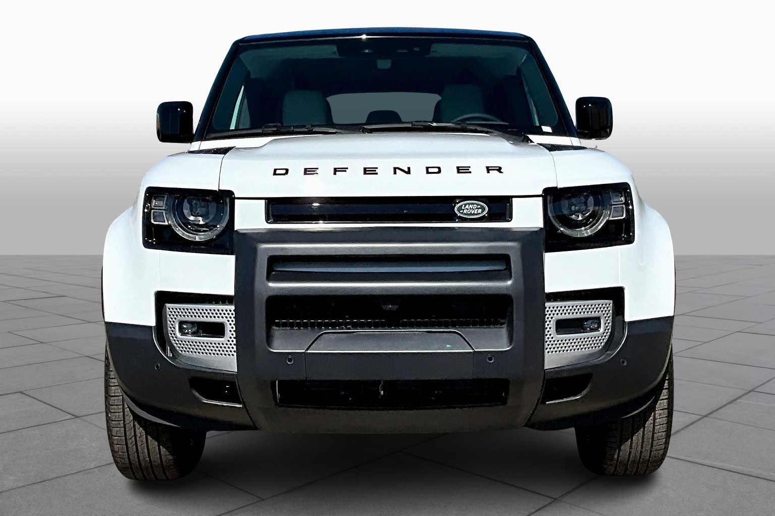 2025 Land Rover Defender 110 S photo 3
