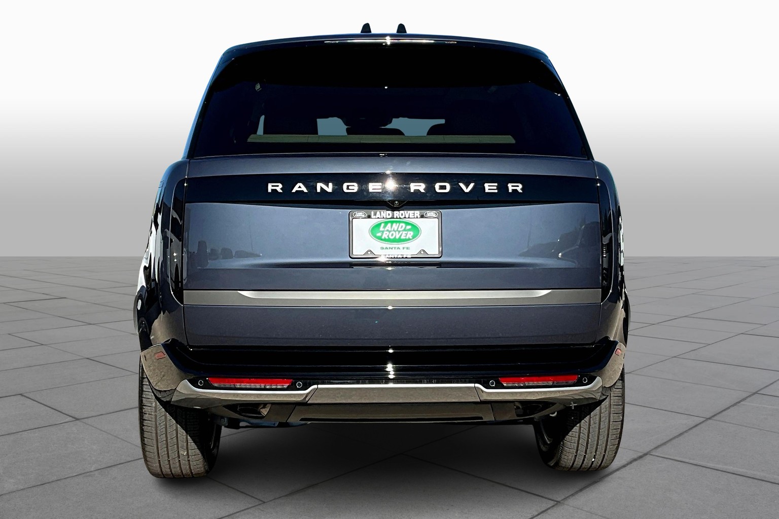 2025 Land Rover Range Rover SE photo 4