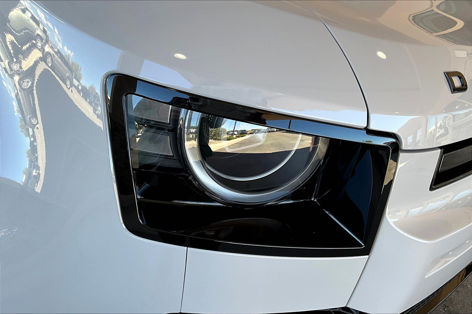 2026 Land Rover Defender 110 S photo 3