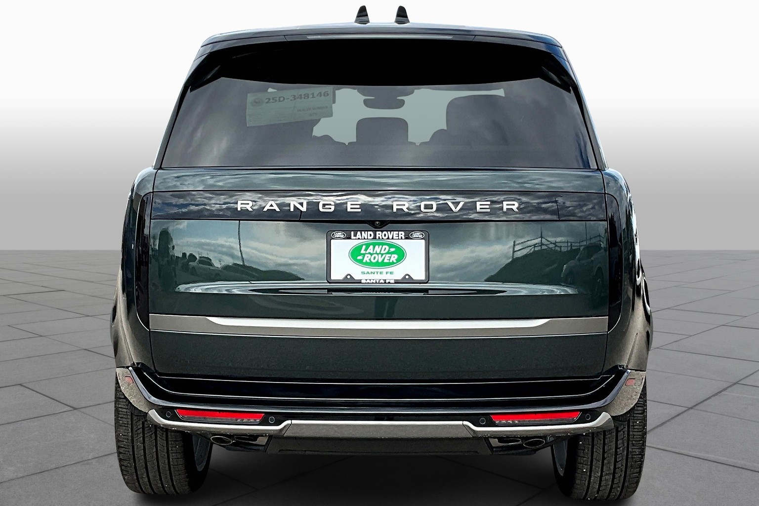 2025 Land Rover Range Rover SE photo 4