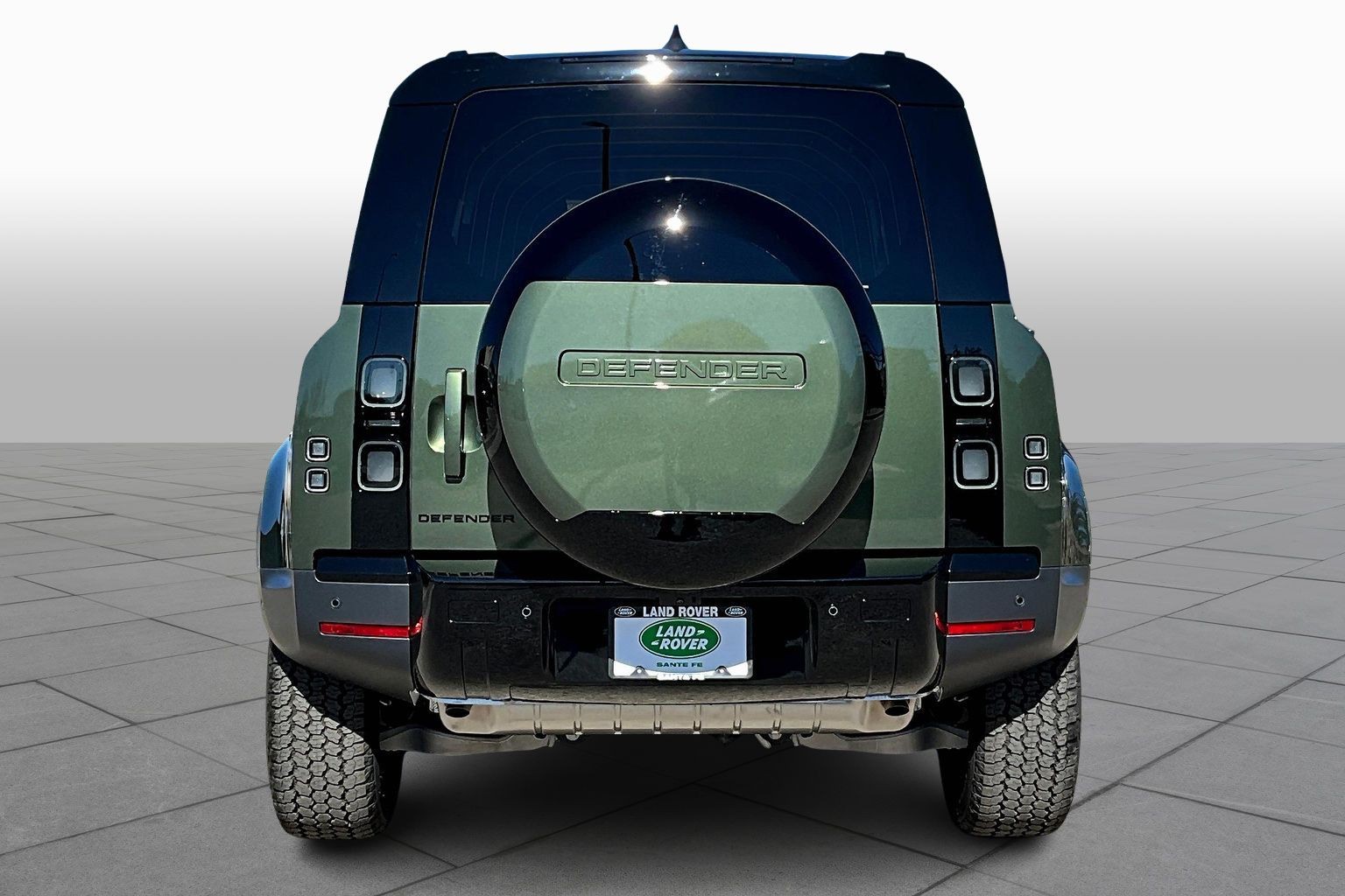 2026 Land Rover Defender 110 S photo 4