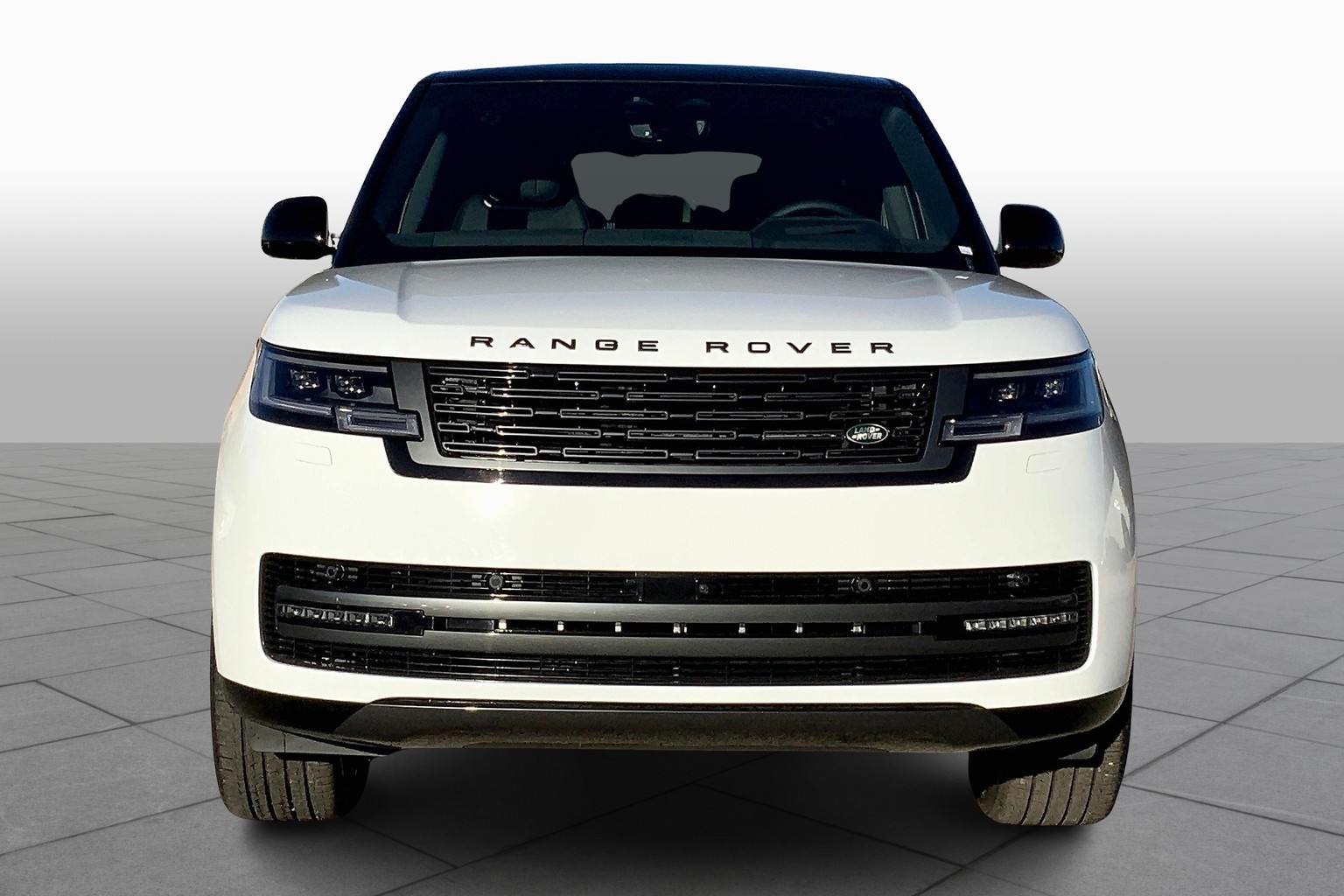 Range Rover P530 SE LWB 7 Seats