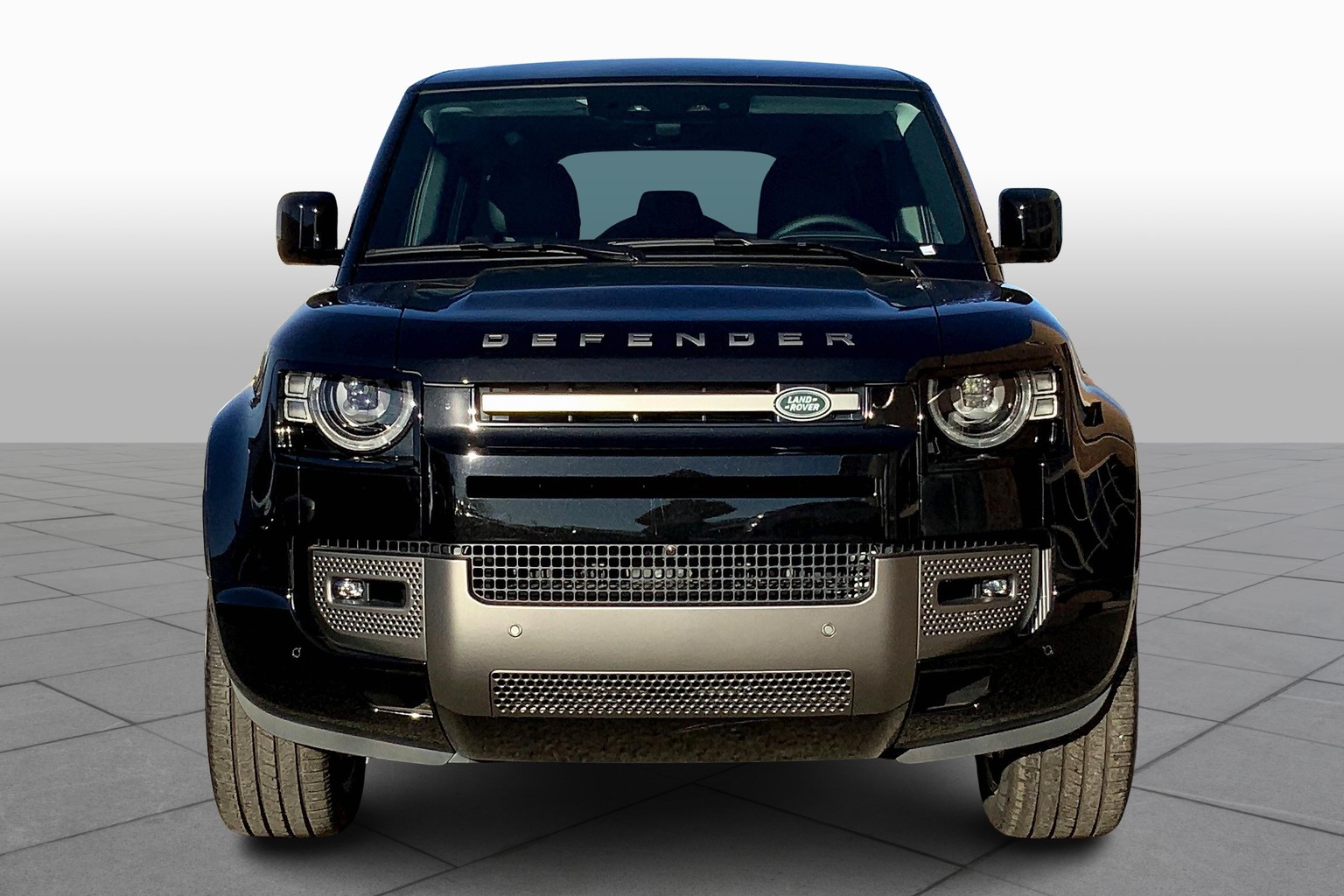 2025 Land Rover Defender 110 X-Dynamic SE photo 3